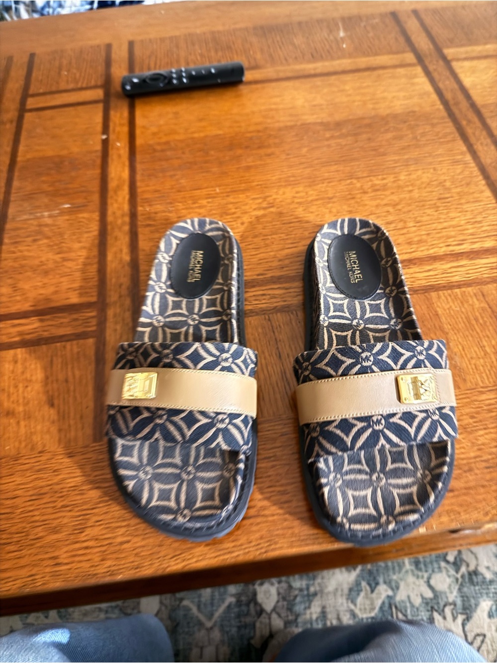 Michael Kors Women’s Black and Tan Logo Slide Sandals